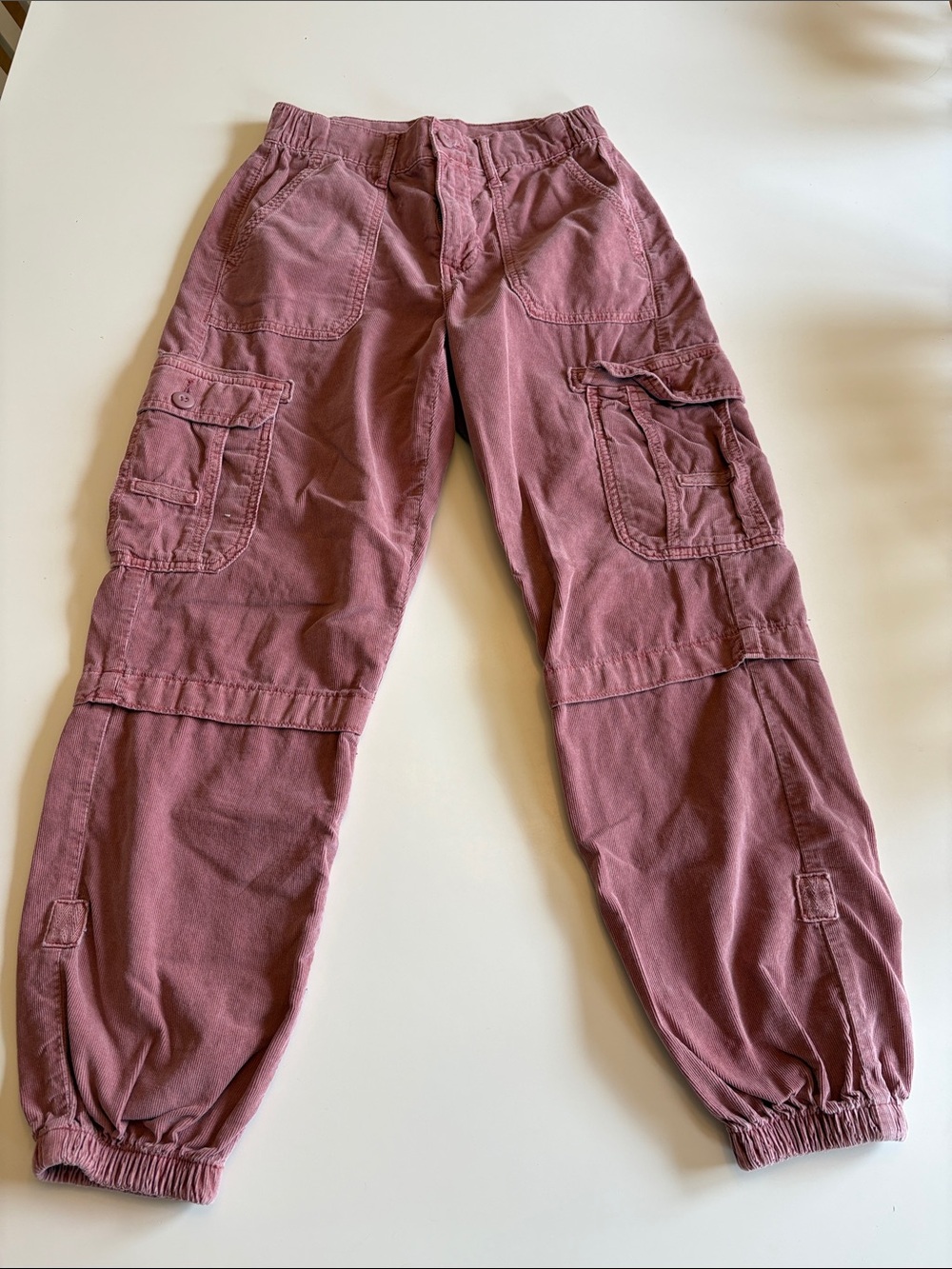 American Eagle Women’s Cargo Jogger Pants in Dusty Rose Corduroy size 0
